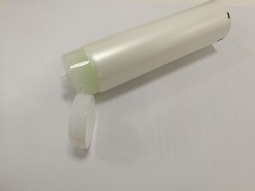 Sữa rửa mặt mặt trắng ngọc trai ép nhựa PBL Dia 40 và 170mm Chiều cao 100g